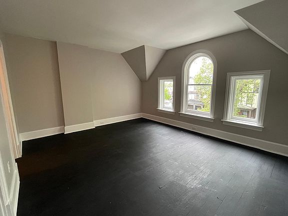 4th image of 1915 Market St Floor 3