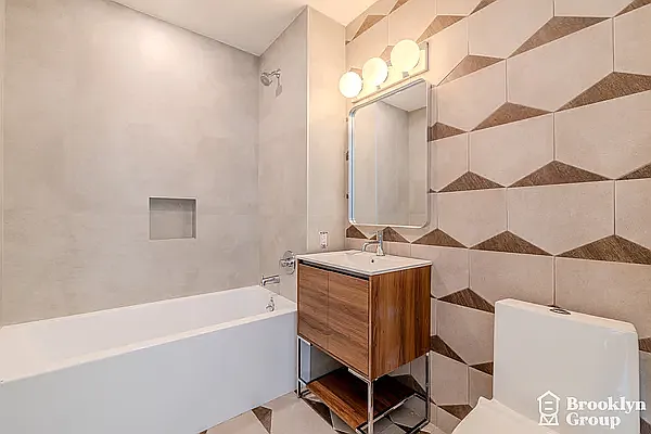 2718 Church Ave #307 — Photo 8