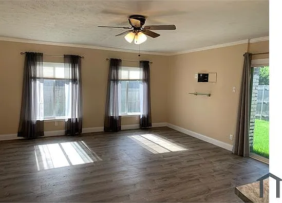 3614 Pinoak Dr — Photo 10