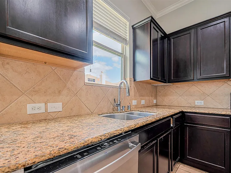 1910 Vermillion View St — Photo 16