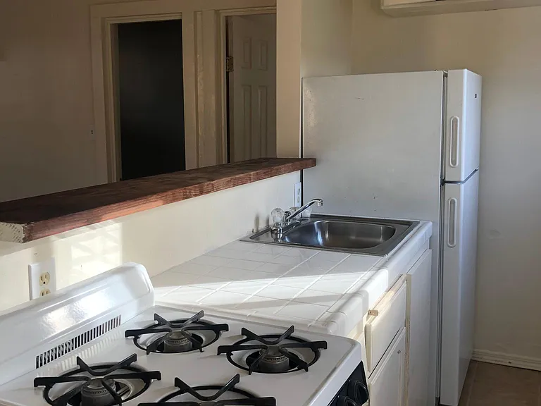 1227 Greenfield Dr — Photo 3