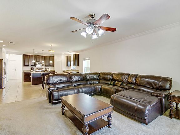 5th image of 592 Hollow Glen Dr