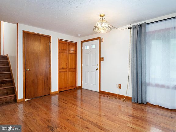 5th image of 1509 King Philip Cir