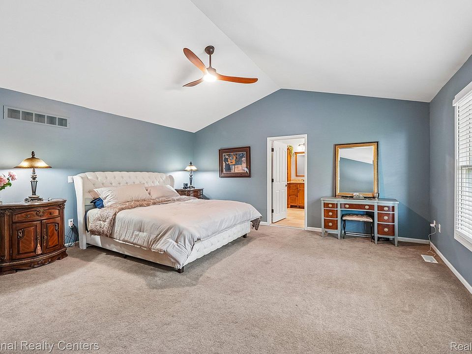 7480 Wyngate Dr, photo 24