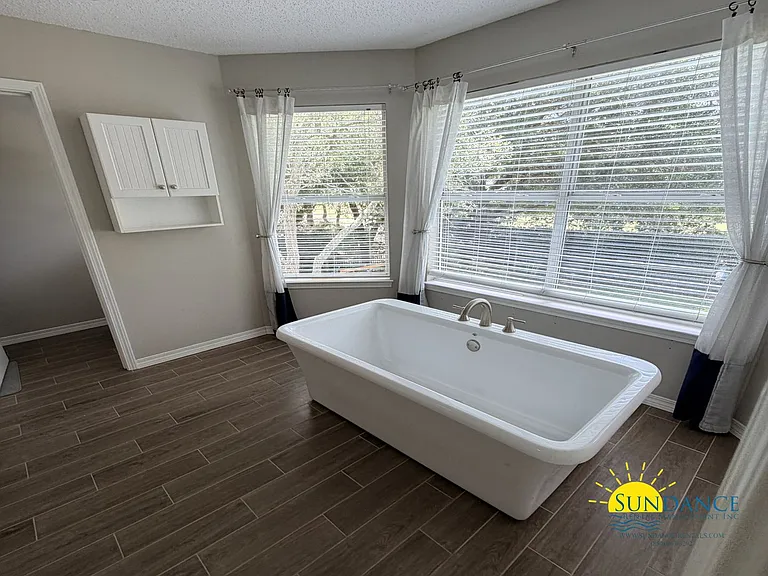 4412 Windrush Dr — Photo 7