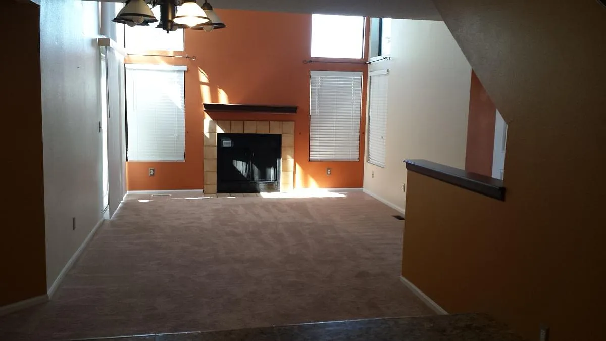 2 bed, 1.5 bath, 1257 sqft, $1,795 — Photo 3