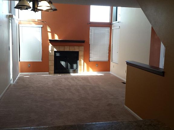 3rd image of 420 Autumn Ridge Cir Unit D