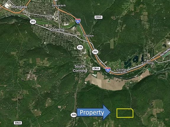 3rd image of 2213 Brown Hollow Rd