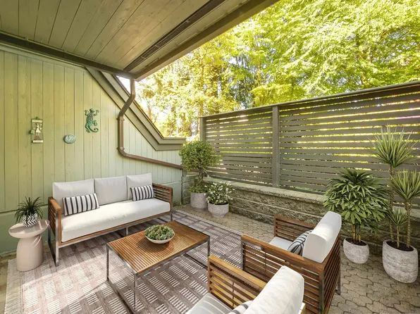 3184 Mountain Hwy, North Vancouver, BC V7K 2H5