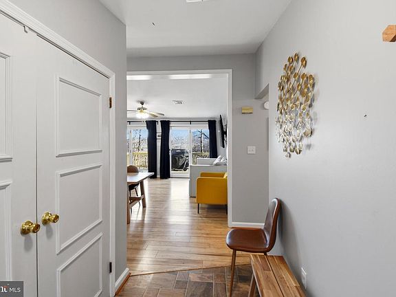 3rd image of 180 Crest Ln