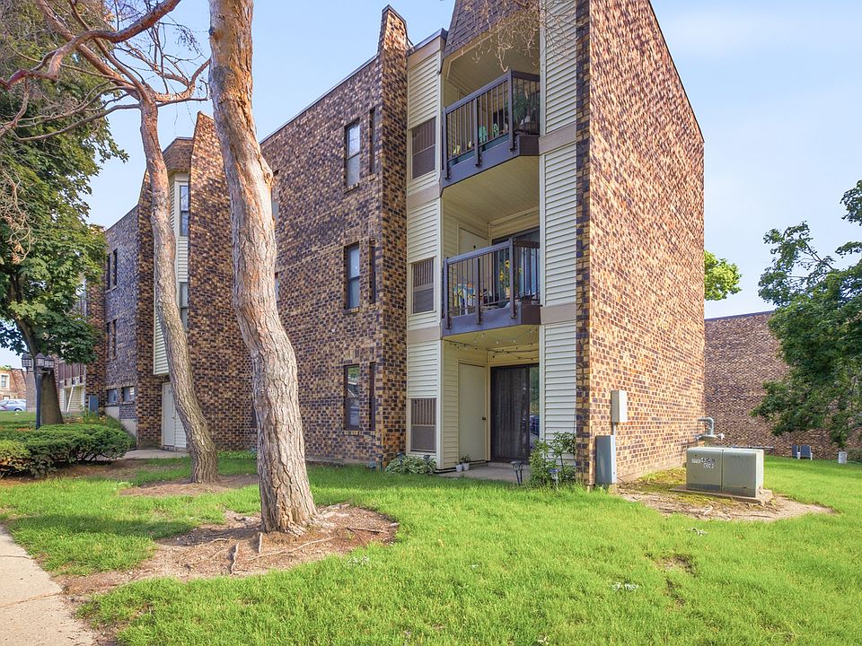 1st image of 2013 Country Club Dr APT 4A
