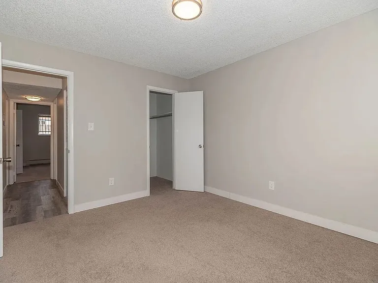 Caravelle Apartments — Photo 20