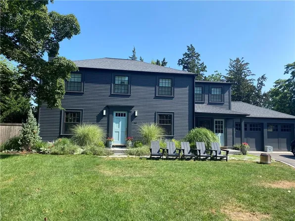 49 N Hawthorne Ave, Barrington, RI 02806