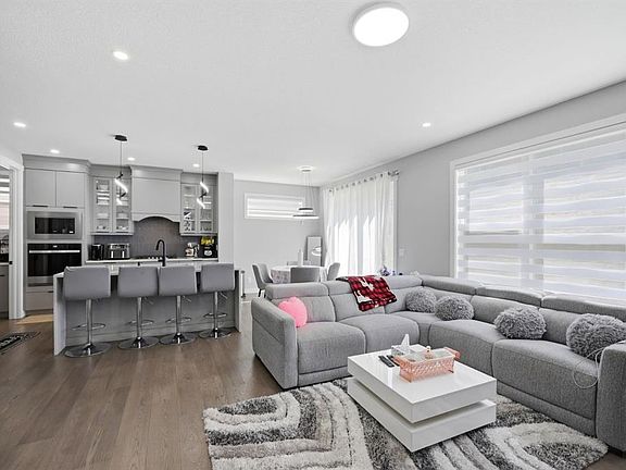 4th image of 79 E Amblefield Grv NW