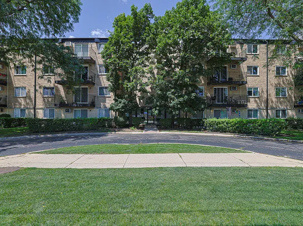 2424 E Oakton St APT 3E, Arlington Heights, IL 60005