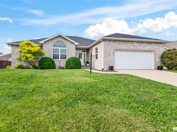 331 Newcombe Ln, Chatham, IL 62629