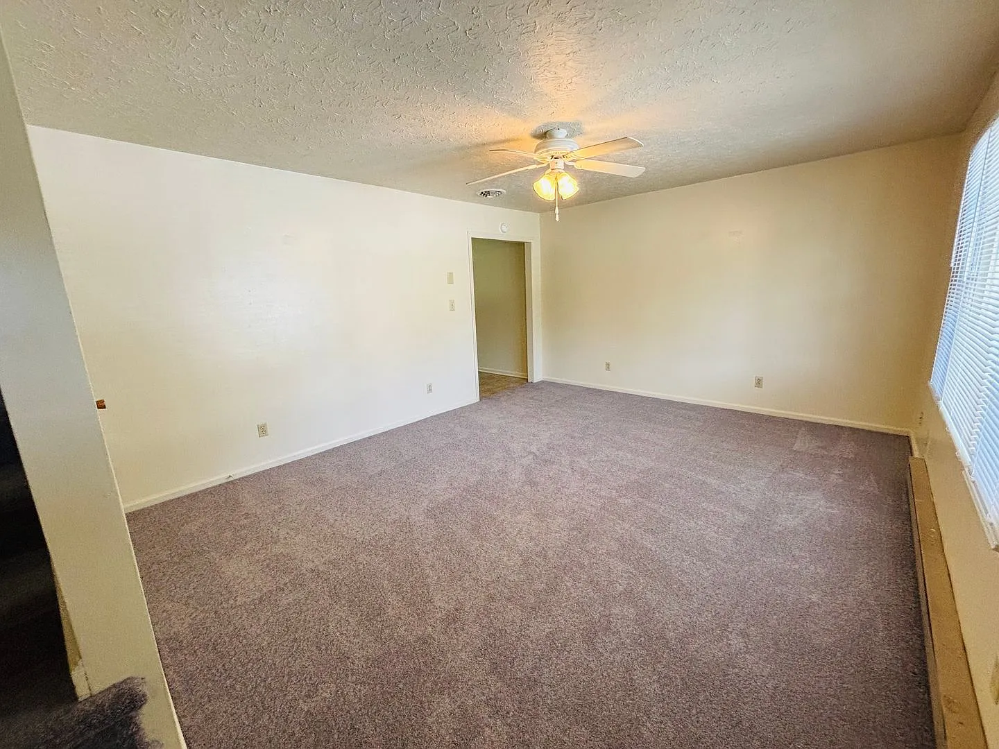 2 Bedroom, 1 Bath Townhouse — Photo 2