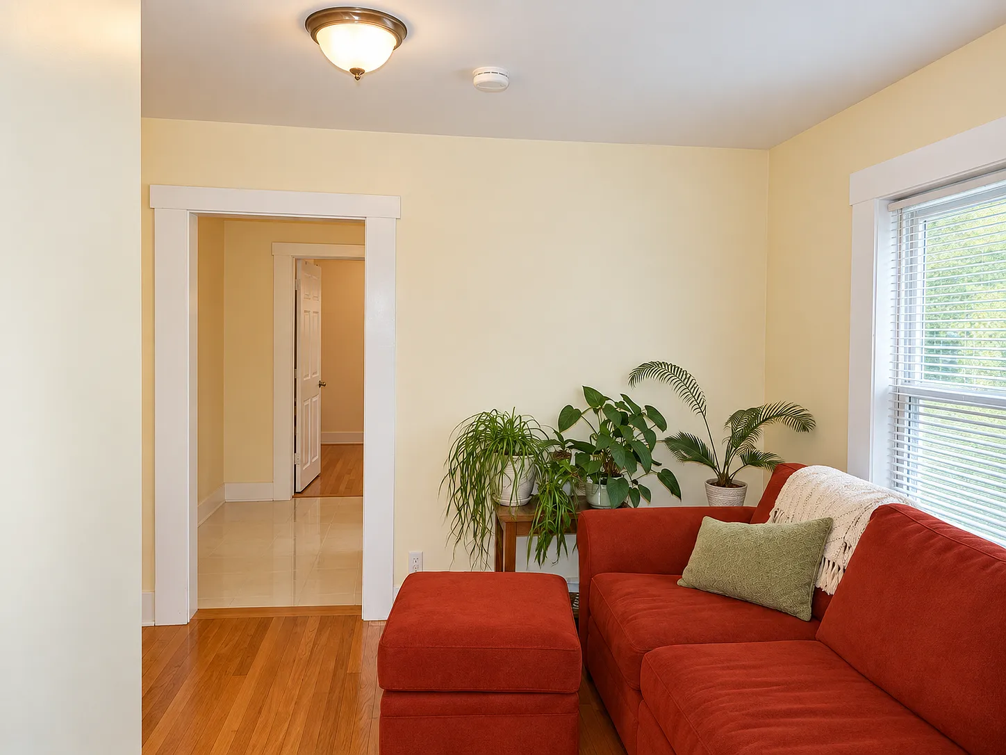 2 bed, 1200 sqft, $1,575 — Photo 2