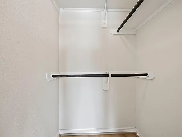 2707 Shadybrook Meadow Dr — Photo 31