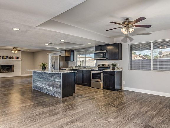 2nd image of 4719 W Paradise Dr
