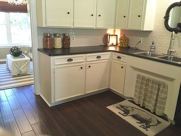 2nd image of 1411 Sequoia Dr
