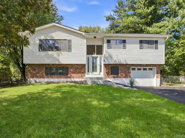 12 Westminister Drive, Middletown, NY 10940