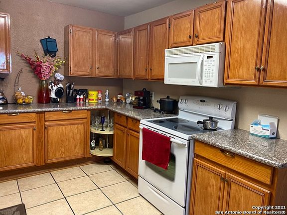 2nd image of 100 Dinn Dr Unit 3