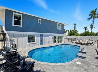 190 Bayview Ave, Fort Myers Beach, FL 33931