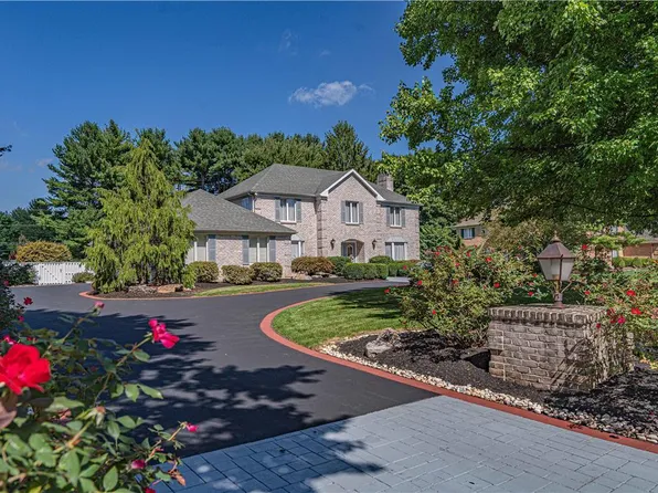 680 W Macada Rd, Bethlehem, PA 18017