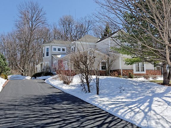 2nd image of 133 Killarney Dr