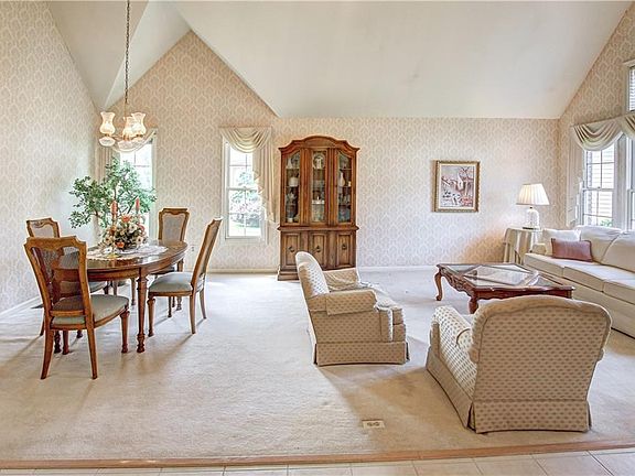 4th image of 14 Nantucket Row