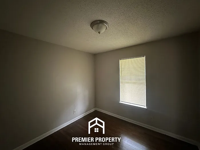 5131 Rolling Meadows Dr — Photo 2