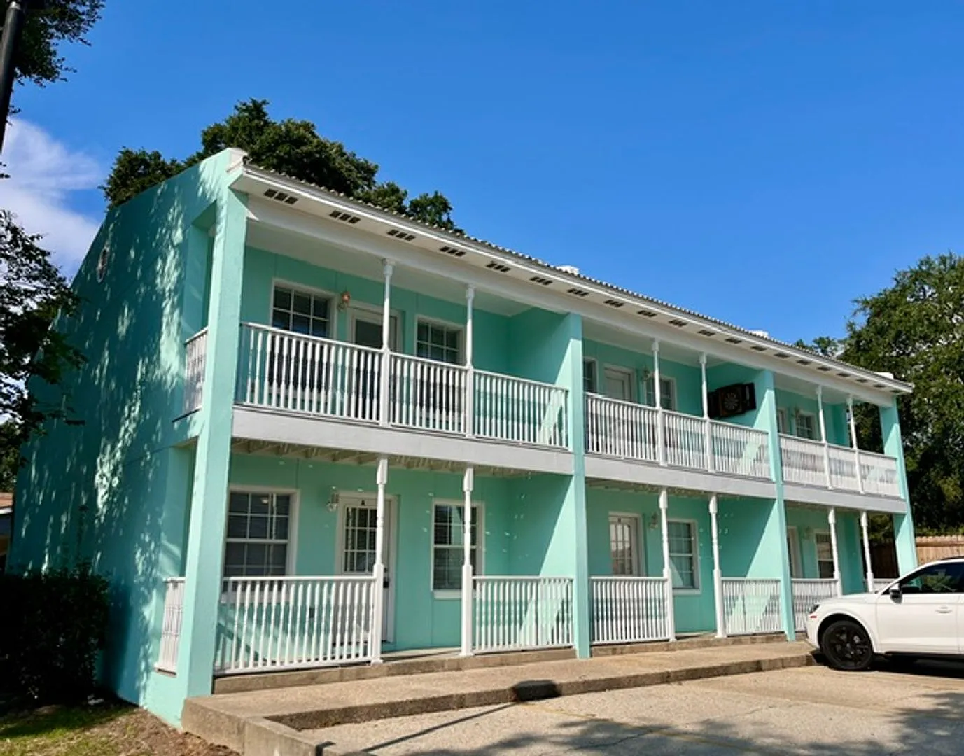 Biloxi 2 Bedroom — Photo 1