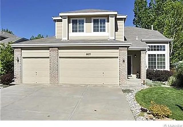3 bed, 2.5 bath, 2296 sqft, $2,800 — Photo 1