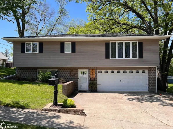 536 N 8th St, Forest City, IA 50436