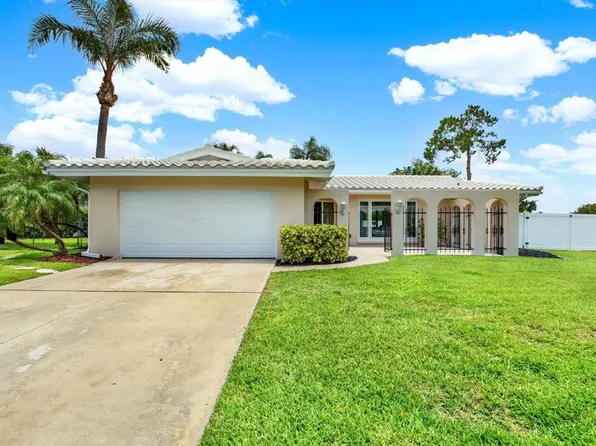 14560 Passage Way, Seminole, FL 33776