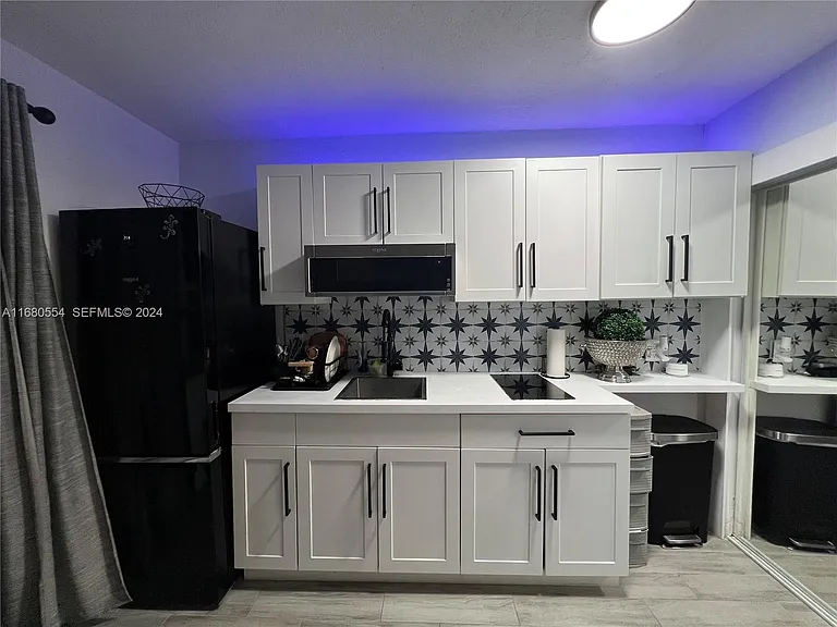 2425 SW 26th Ln #B — Photo 1