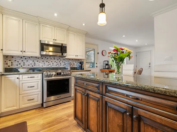 46000 Bonny Ave, Chilliwack, BC V2P 3H6