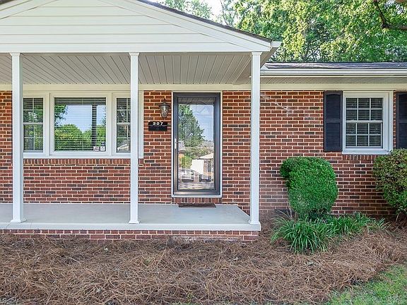 4th image of 307 Lynbrook Dr