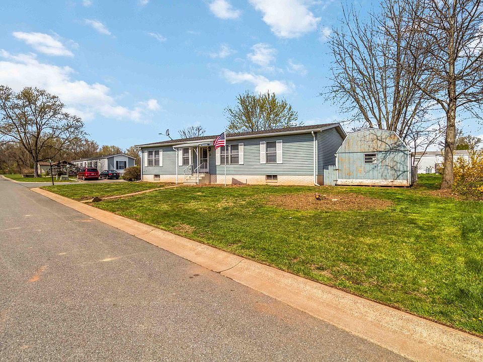 1st image of 2 Rose Ave
