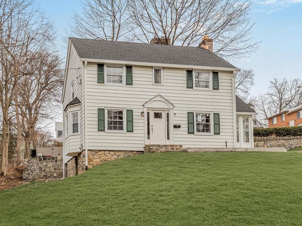 28 Marwood Lane, Yonkers, NY 10701