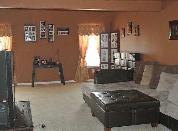 3rd image of 7122 Parklake Pl