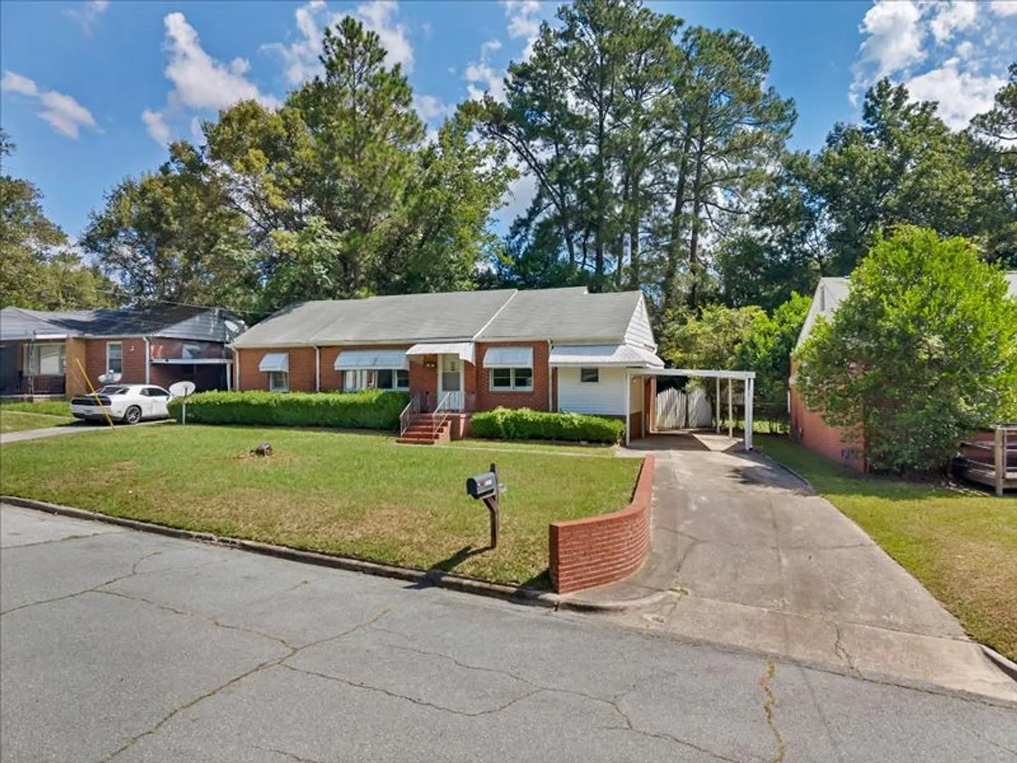 Charming 3-Bedroom Home in Macon — Photo 2