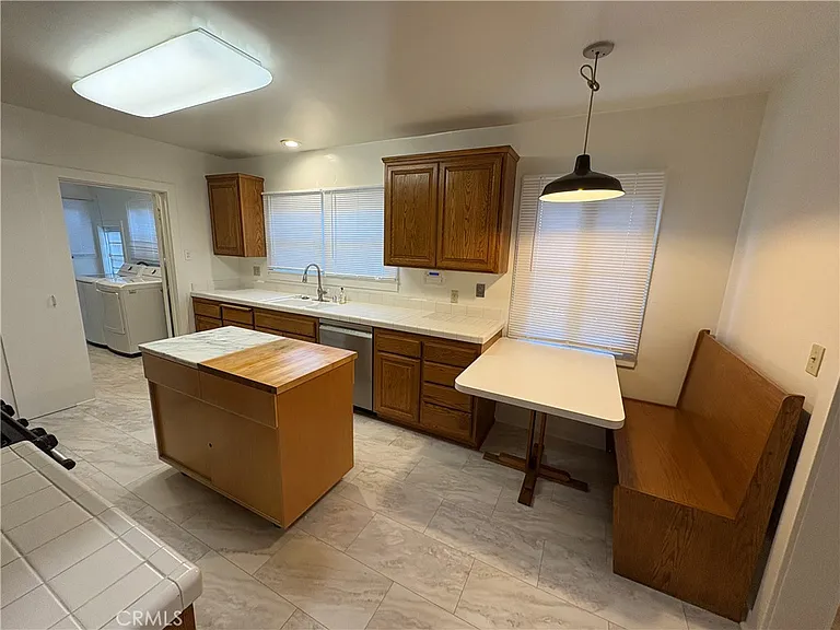 894 S Los Robles Ave — Photo 12