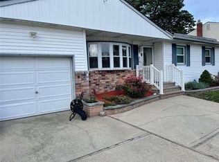 331 29th St, Copiague, NY