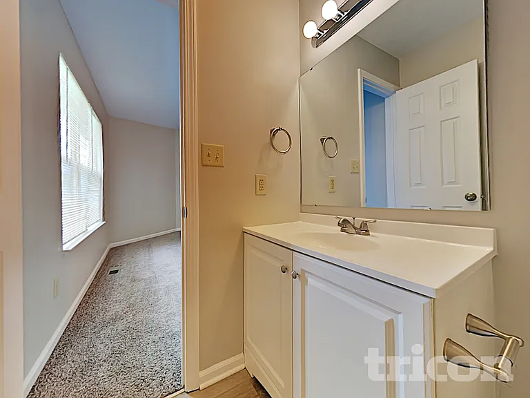 4719 Plantation St — Photo 11