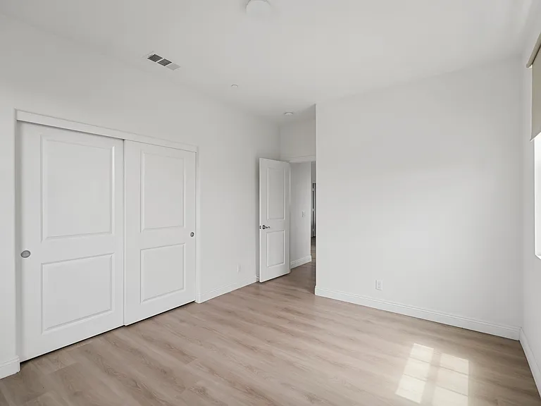 217 Wicker — Photo 29