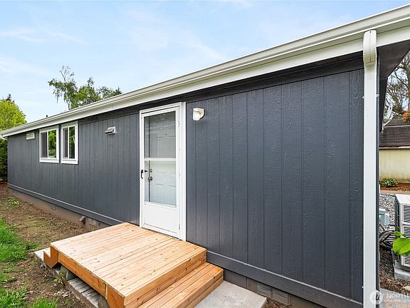 3rd image of 2350 Douglas Road #39