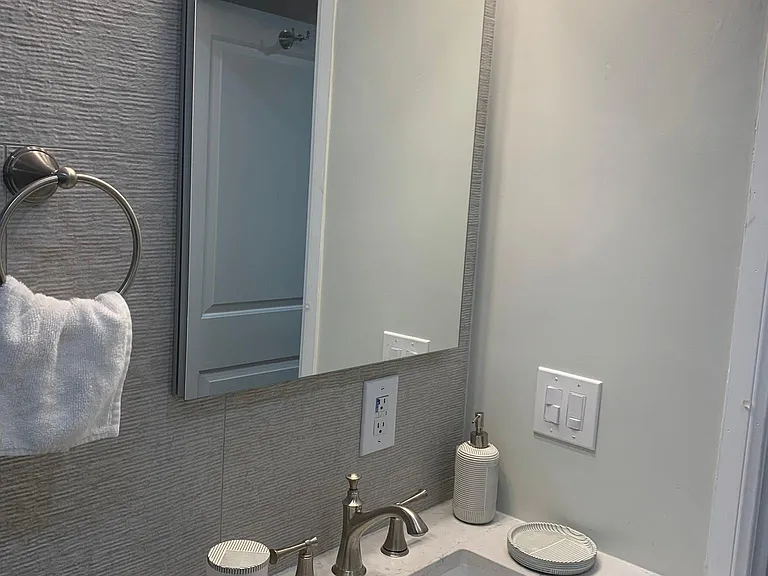 145 S La Peer Dr — Photo 13
