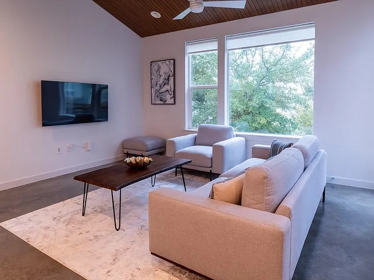 3001 Del Curto Rd #34 — Photo 5